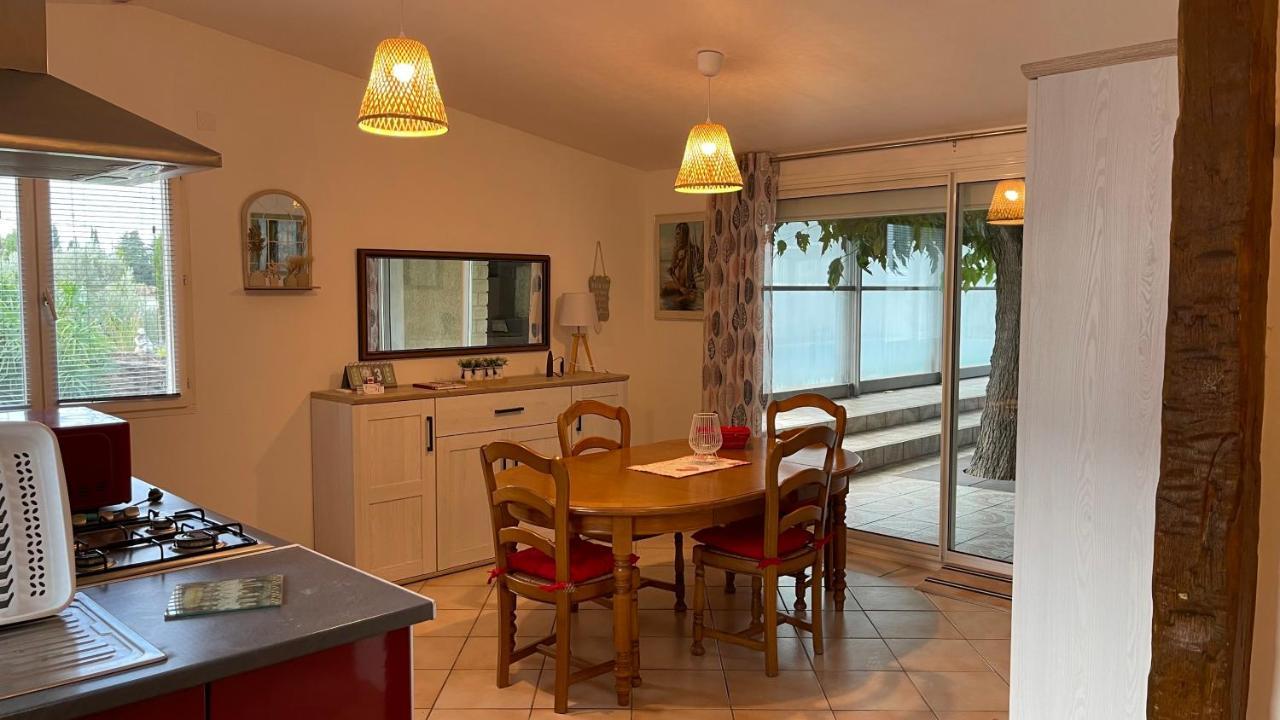 Les Petits Lutins Apartment *